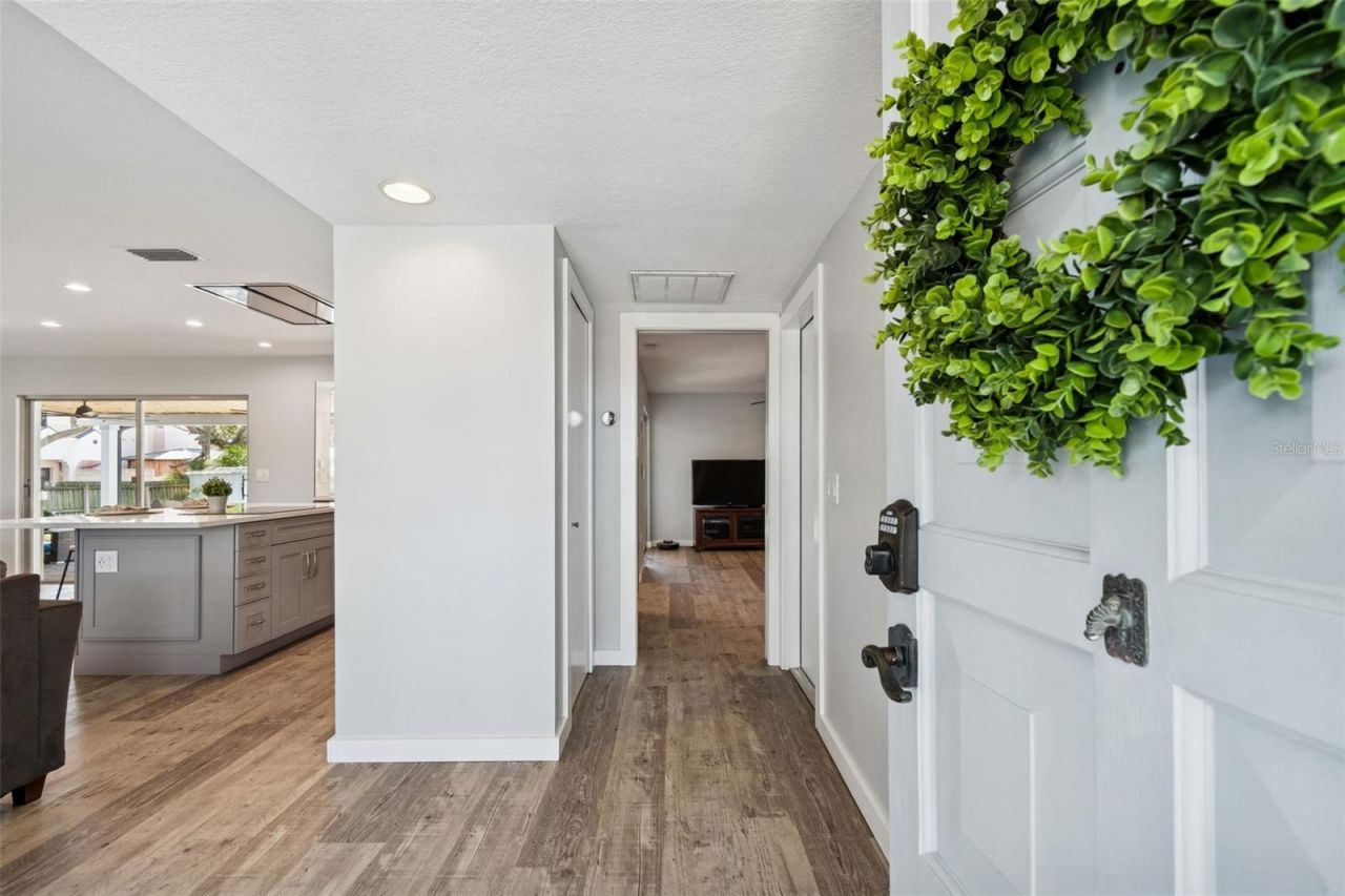 6695 Canton Street S, Saint Petersburg, FL 33712 Photo