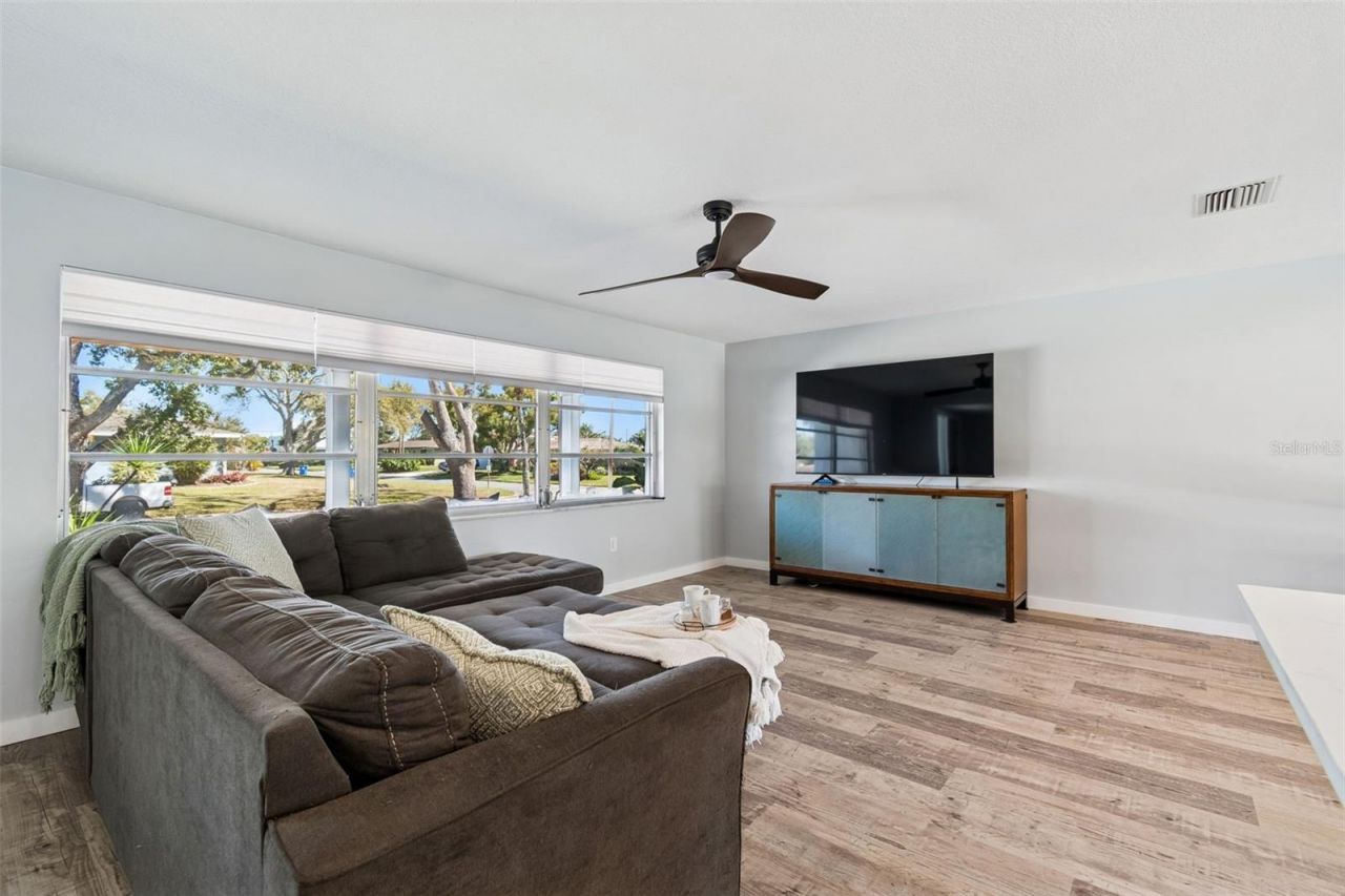 6695 Canton Street S, Saint Petersburg, FL 33712 Photo