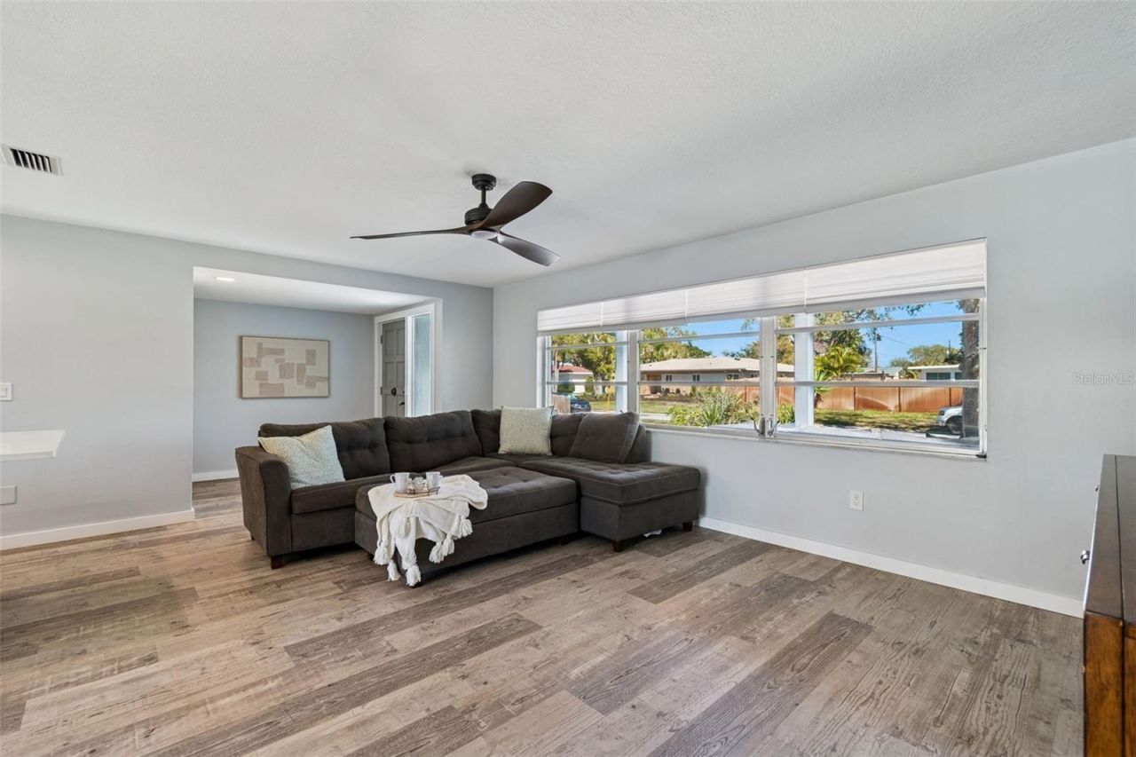 6695 Canton Street S, Saint Petersburg, FL 33712 Photo