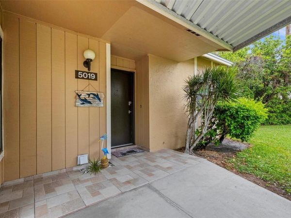 5019 VILLAGE GARDENS DRIVE , Unit 31, SARASOTA, FL 34234