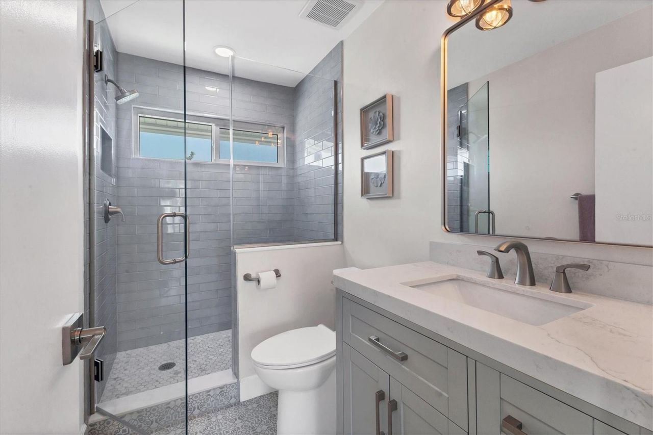825 Tarawitt Drive, Longboat Key, FL 34228 Photo