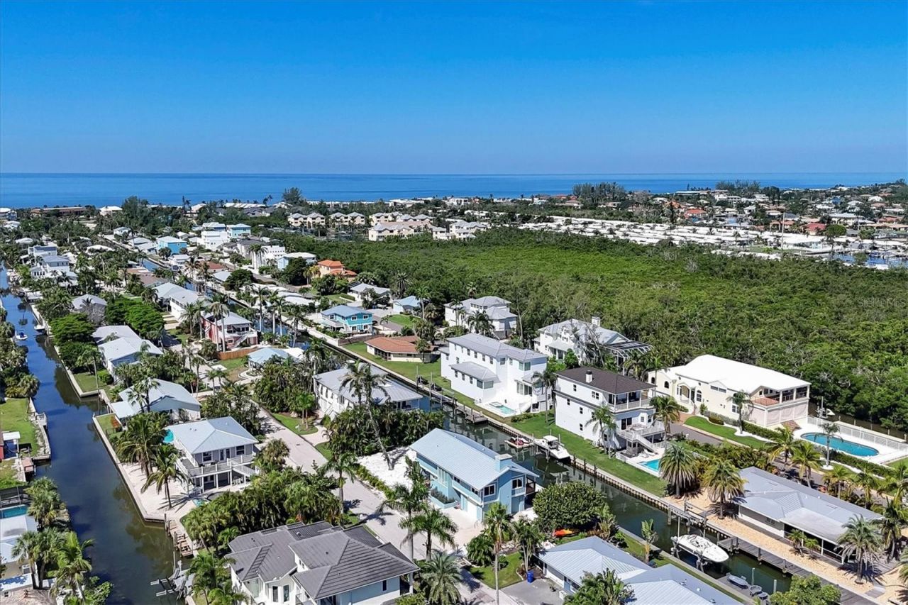 825 Tarawitt Drive, Longboat Key, FL 34228 Photo