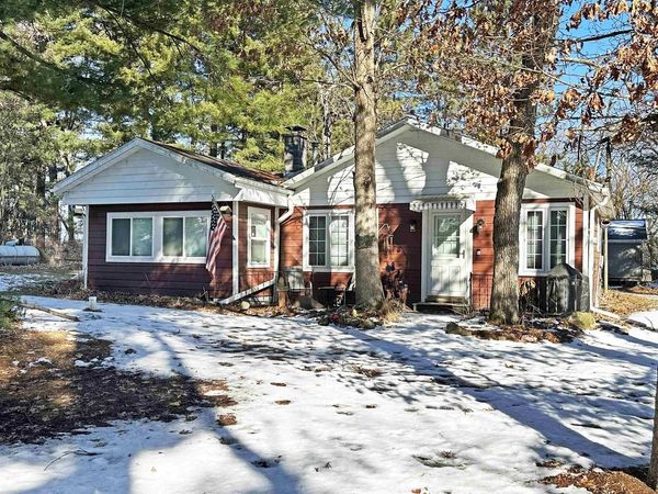 313 North Shore Drive, Oxford, WI 53952