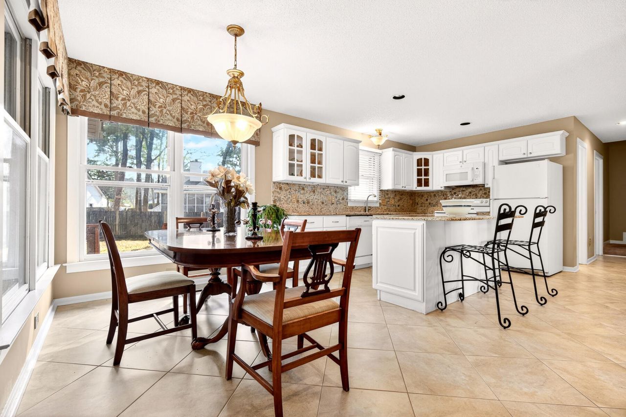 104 Glasgow Circle Photo 13