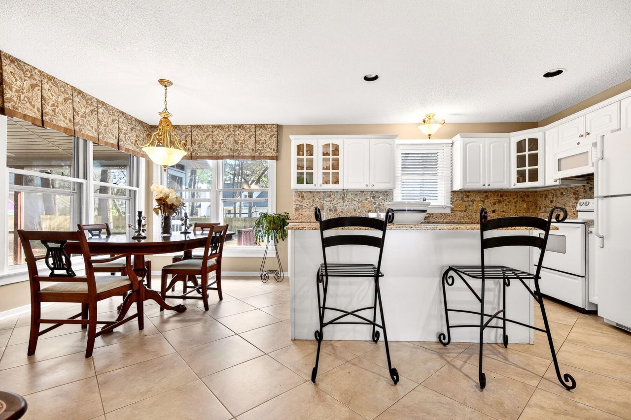 104 Glasgow Circle Photo 14