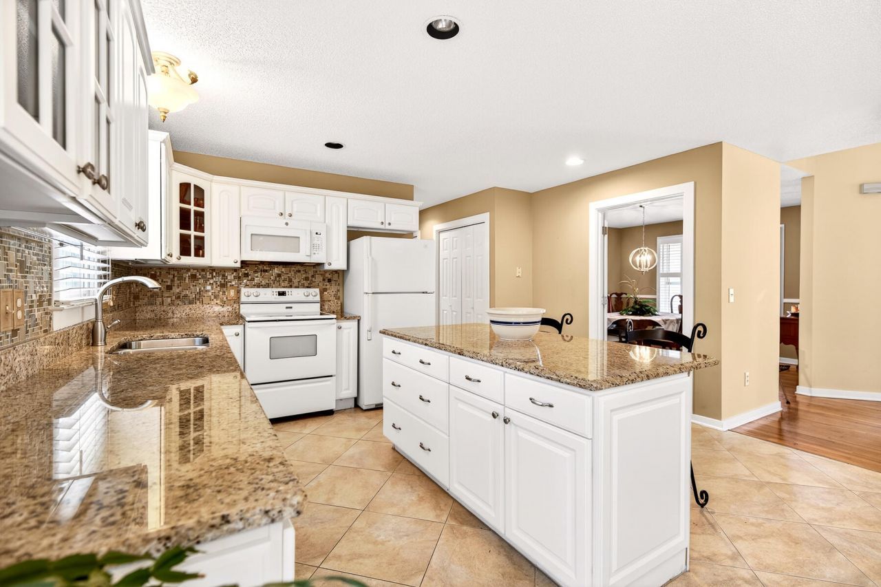 104 Glasgow Circle Photo 16