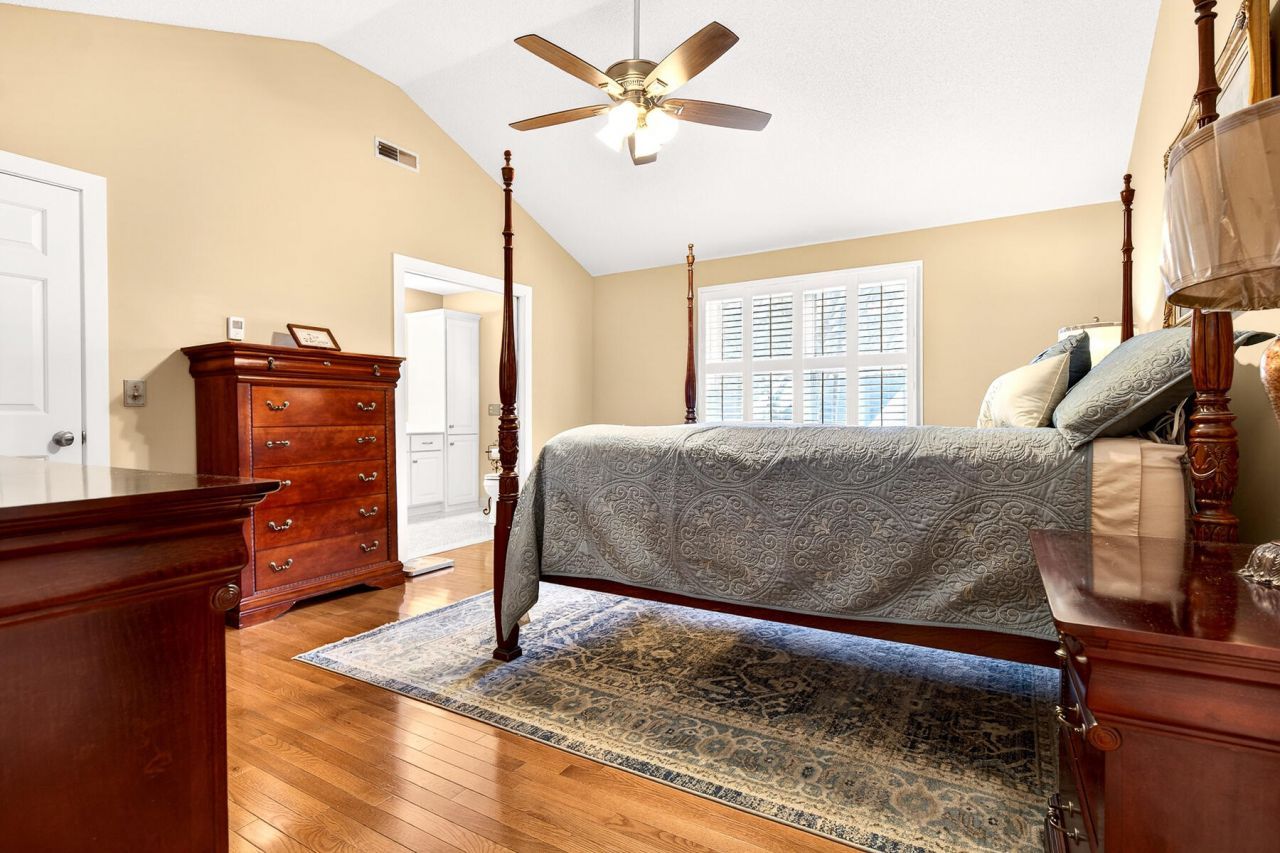 104 Glasgow Circle Photo 36