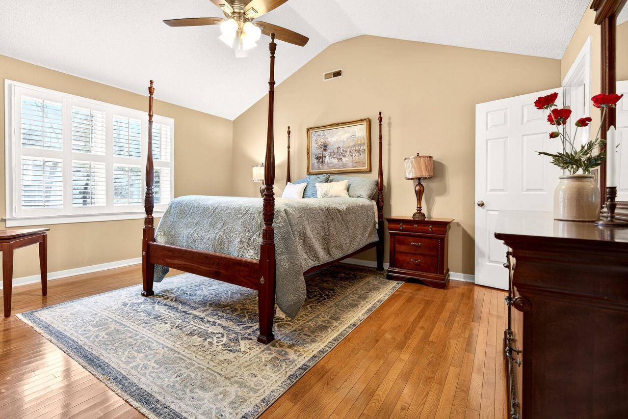 104 Glasgow Circle Photo 37