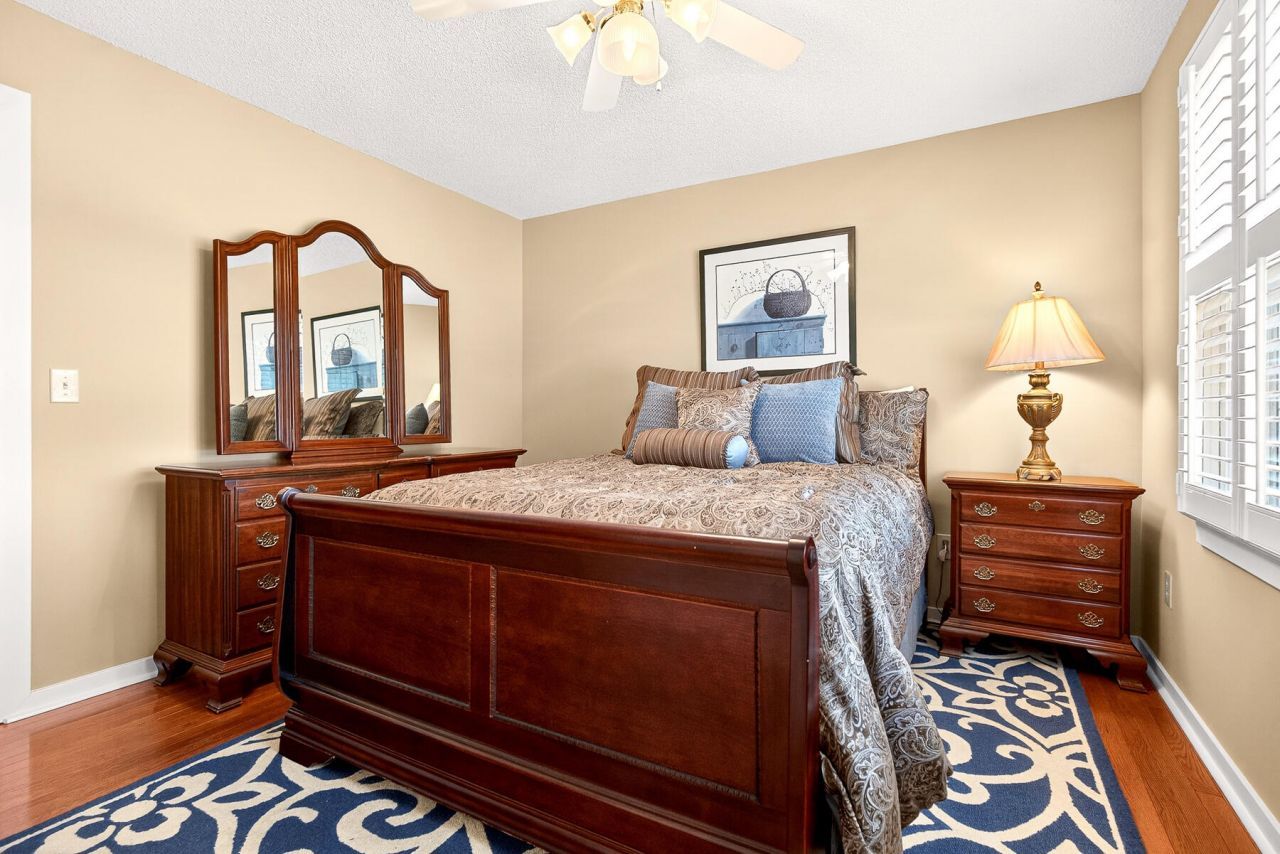 104 Glasgow Circle Photo 44