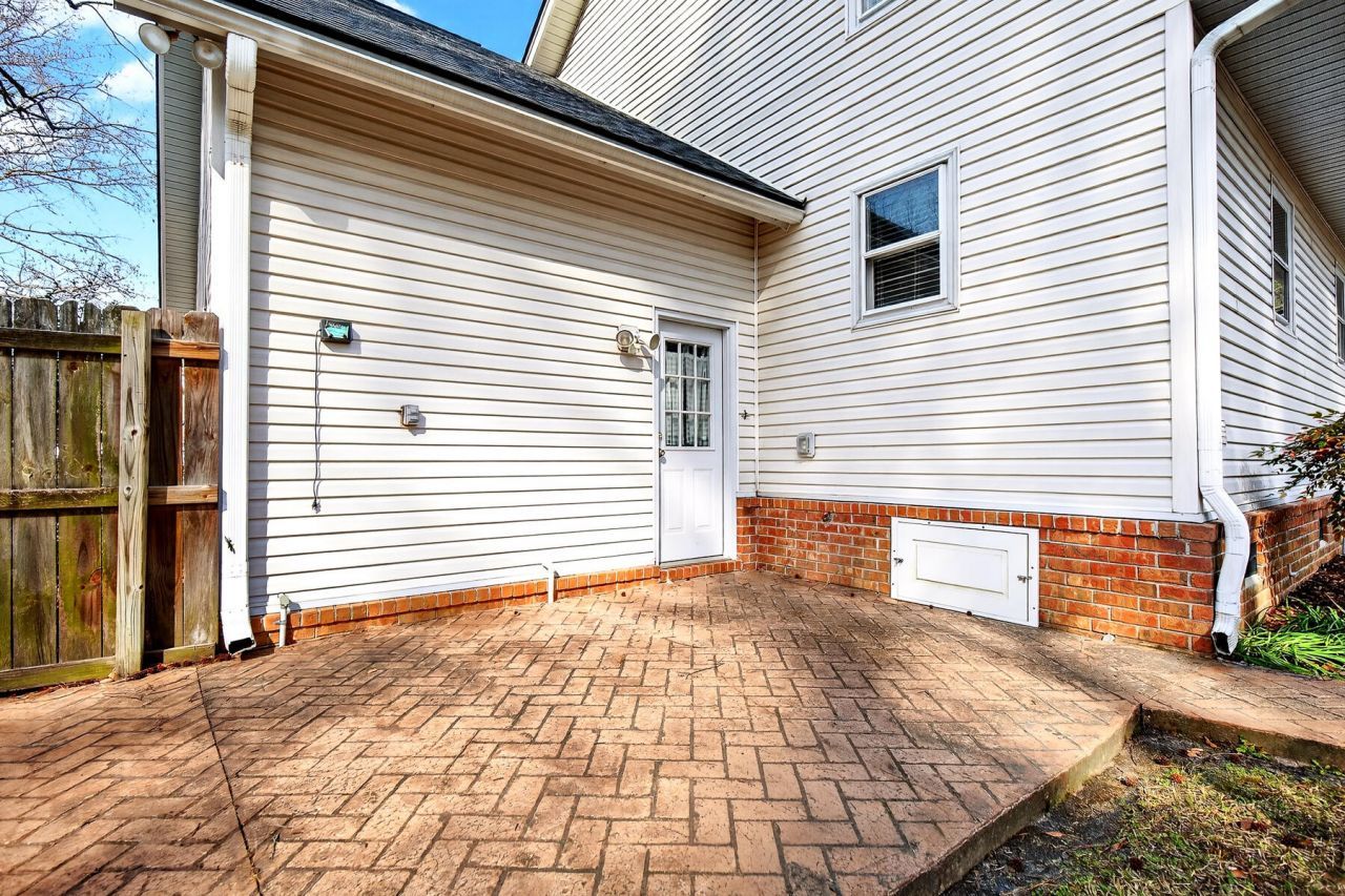 104 Glasgow Circle Photo 60