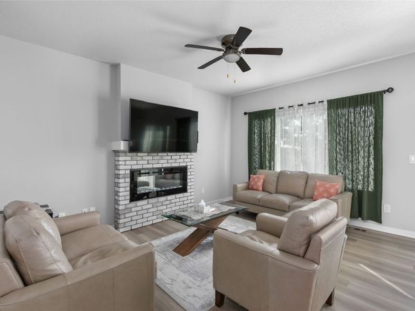 4736 167th Street, Urbandale, IA 50323