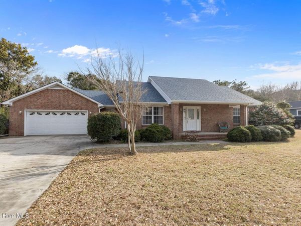 303 Pine Knoll Circle, Pine Knoll Shores, NC 28512