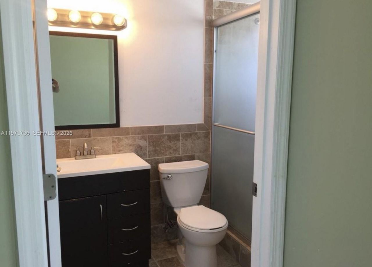 6725 Harding Ave , Unit 204, Miami Beach, FL 33141 Photo