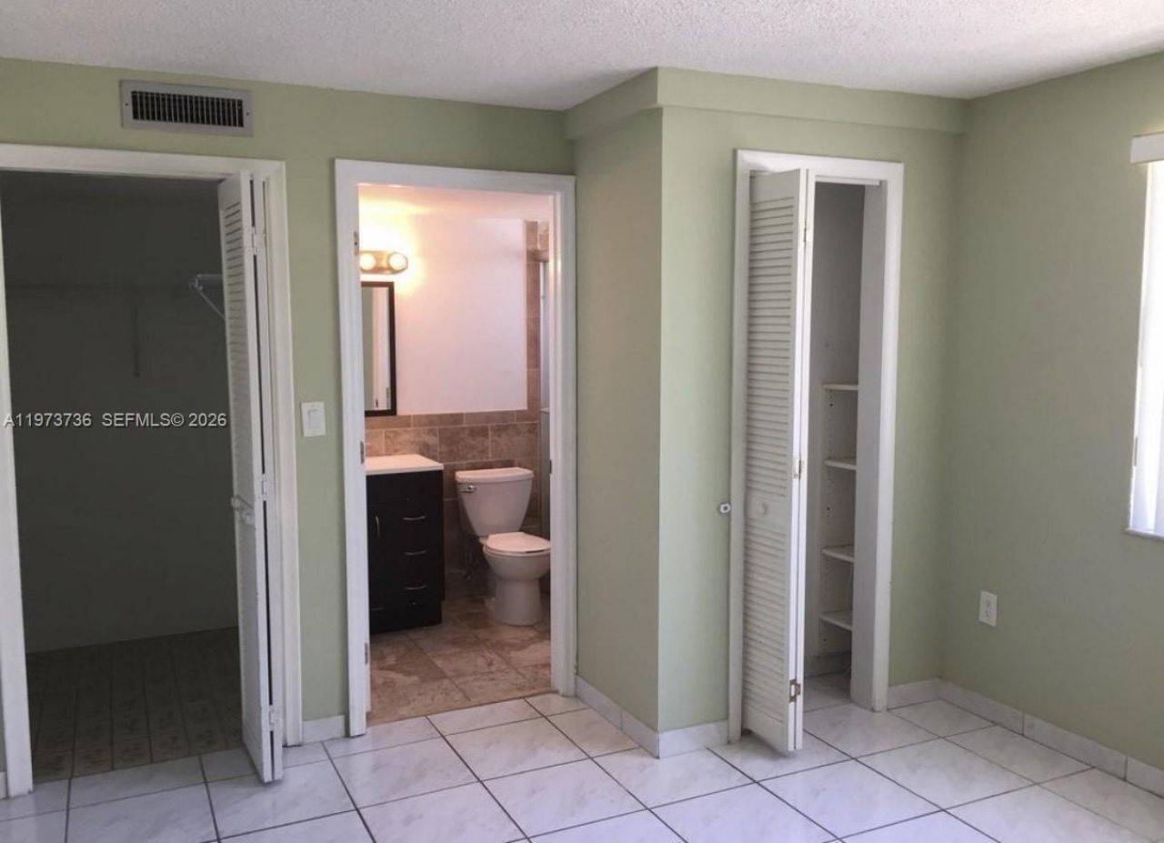 6725 Harding Ave , Unit 204, Miami Beach, FL 33141 Photo