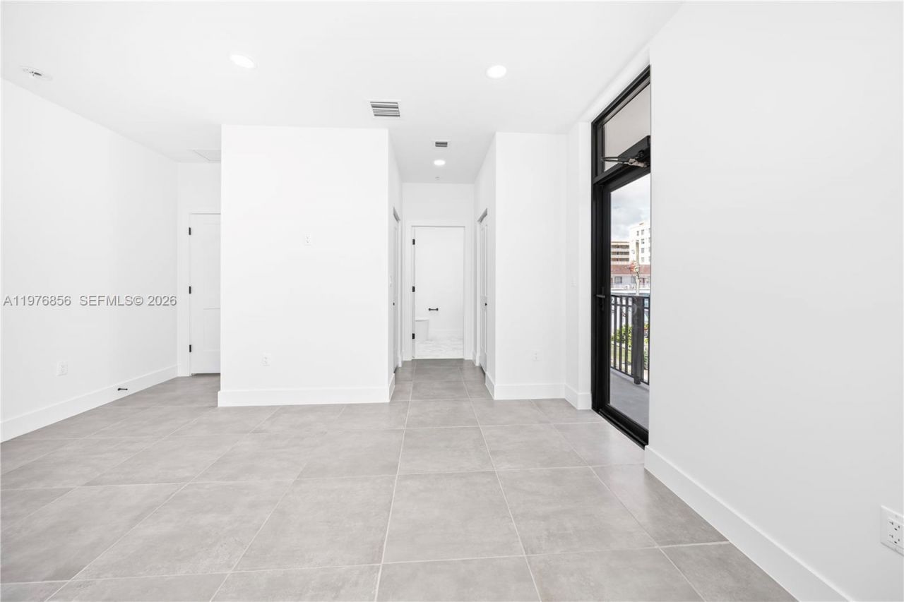 526 SW 2nd St, Miami, FL 33130 Photo