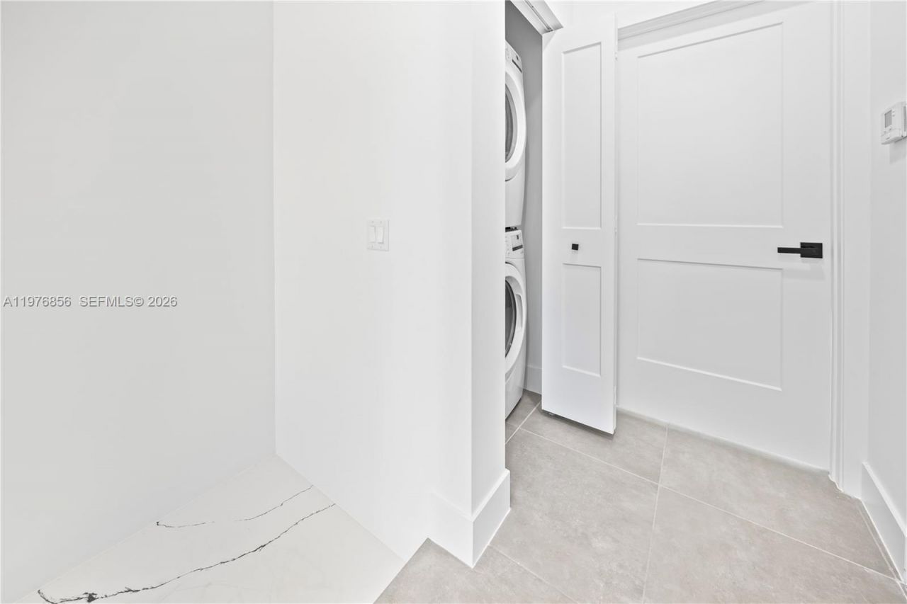 526 SW 2nd St, Miami, FL 33130 Photo