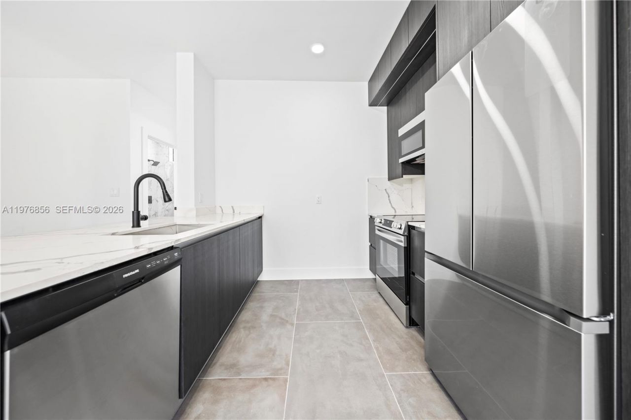 526 SW 2nd St, Miami, FL 33130 Photo