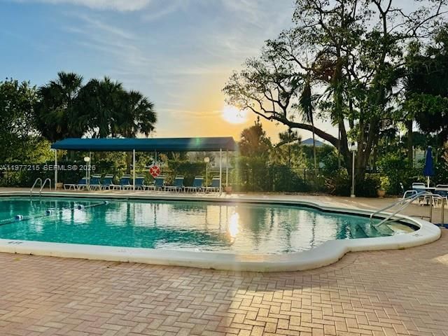 4001 Hillcrest Dr, Unit 1014, Hollywood, FL 33021 Photo