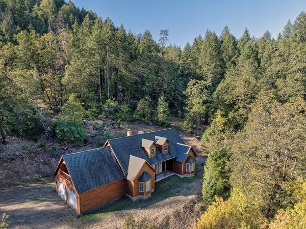 1193 Greenview Drive, Cave Junction, OR 97523