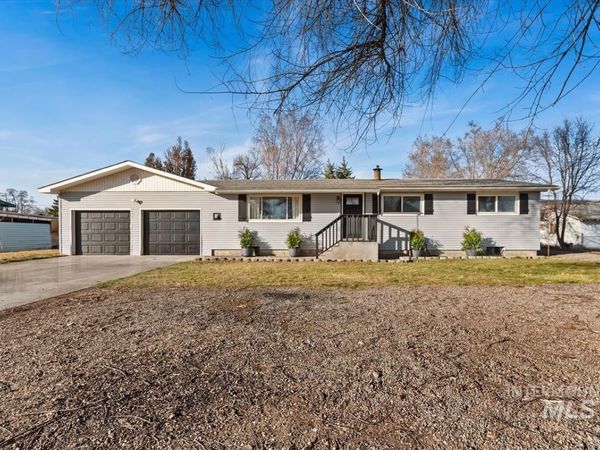 112 W California Ave, Homedale, ID 83628
