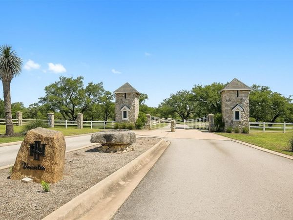 831 Hidden Creek DR , Dripping Springs, TX 78620