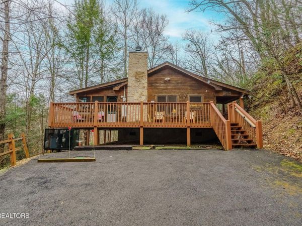 4320 Carolina Cove Way, Pigeon Forge, TN 37863