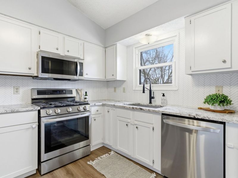 3698 Skipstone Place, Columbus, OH 43221 Photo 12