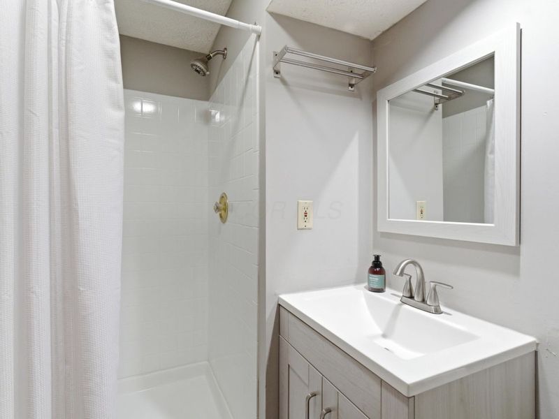 3698 Skipstone Place, Columbus, OH 43221 Photo 27