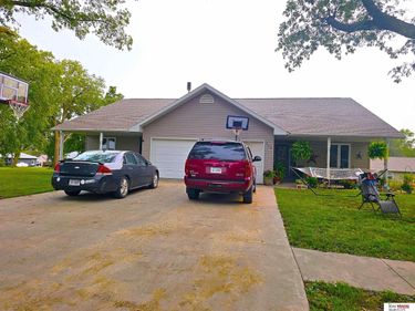 322 Girrard Street , Diller, NE 68342