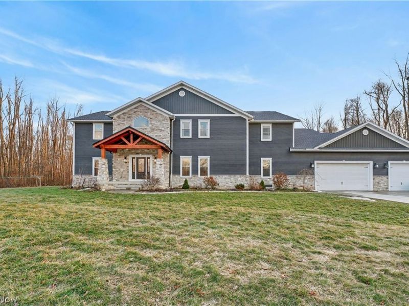 2252 Applegrove Street NE, Canton, OH 44721 Photo 2