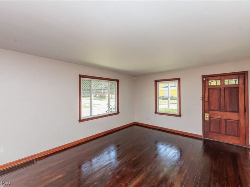 125 E 30th Street, Lorain, OH 44055 Photo 9