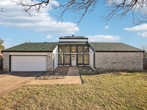 141 Ridgecrest RD , Georgetown, TX 78628