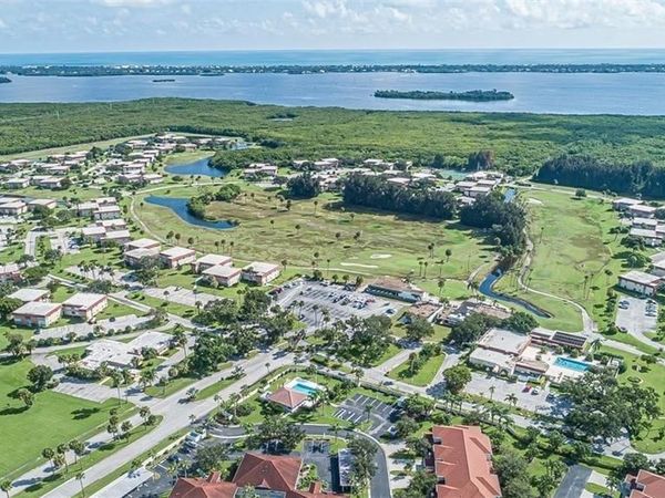 106 Spring Lake Court, Unit 201, Vero Beach, FL 32962