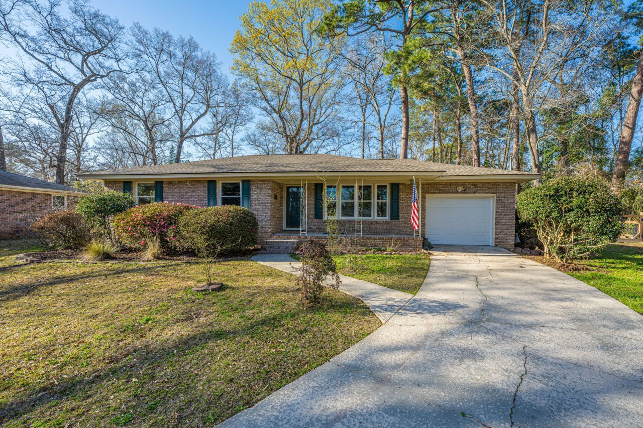 2012 Woodcliff Street Charleston, SC 29414