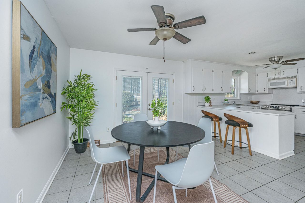 2012 Woodcliff Street Photo 10