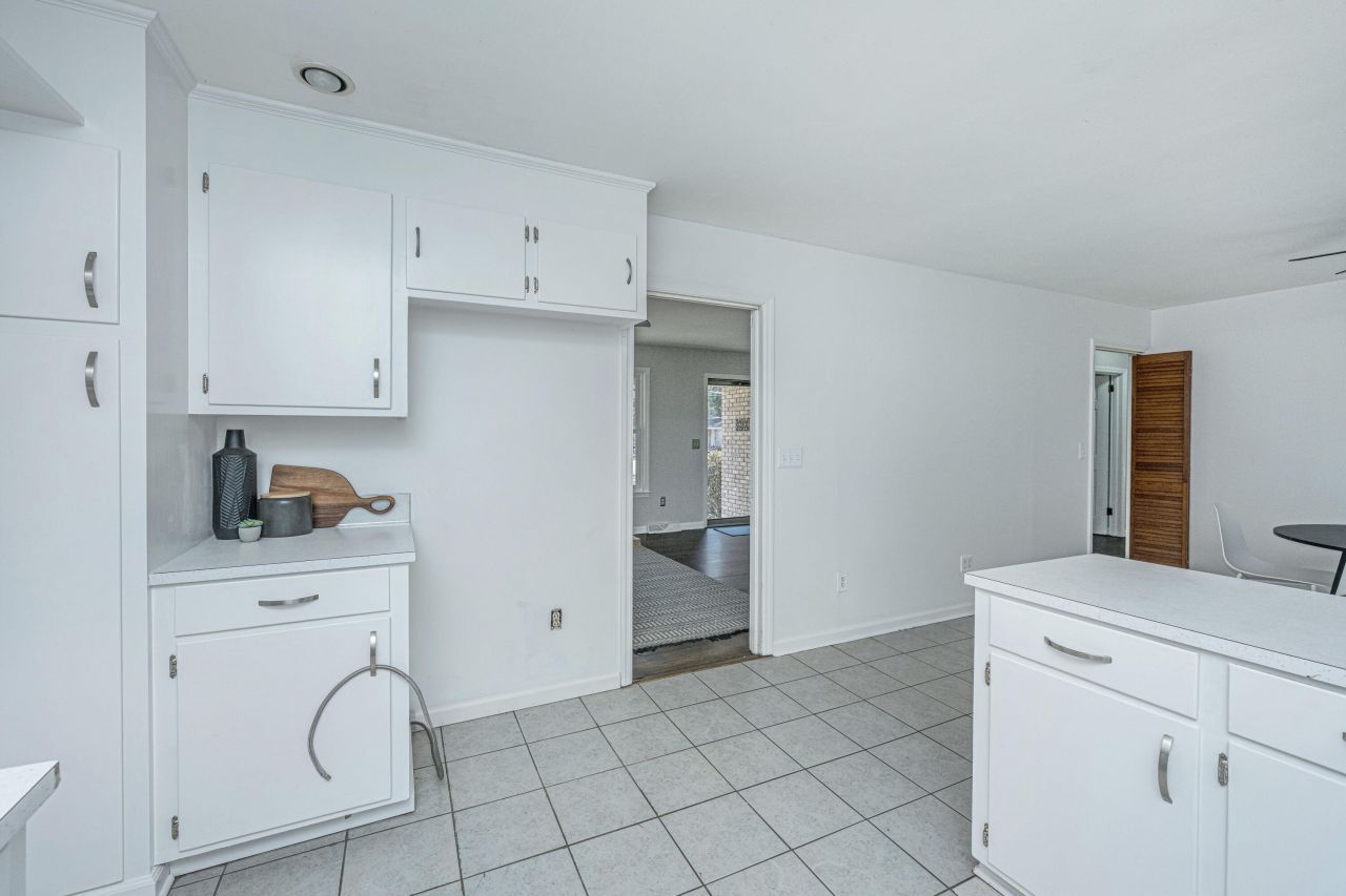 2012 Woodcliff Street Photo 17