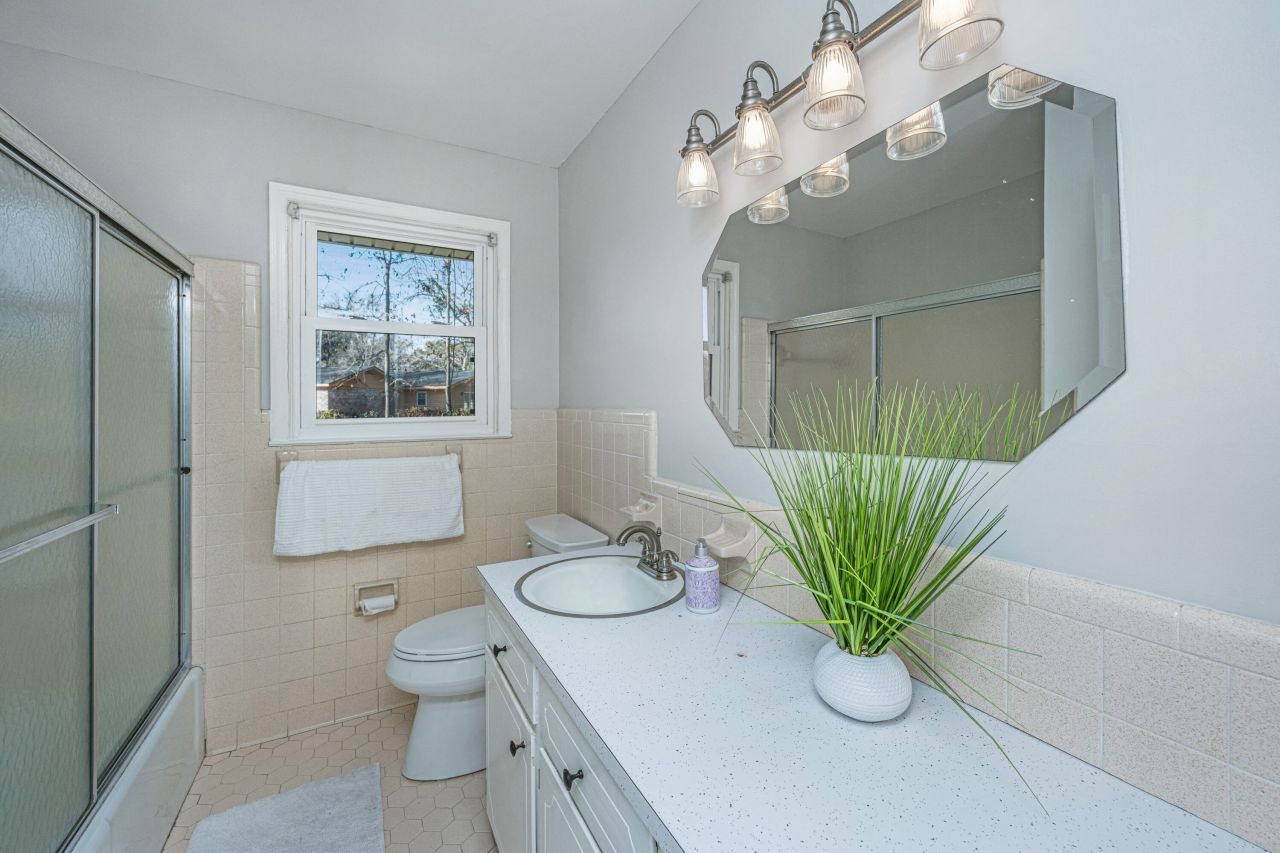 2012 Woodcliff Street Photo 18