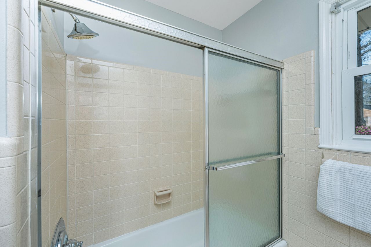 2012 Woodcliff Street Photo 19