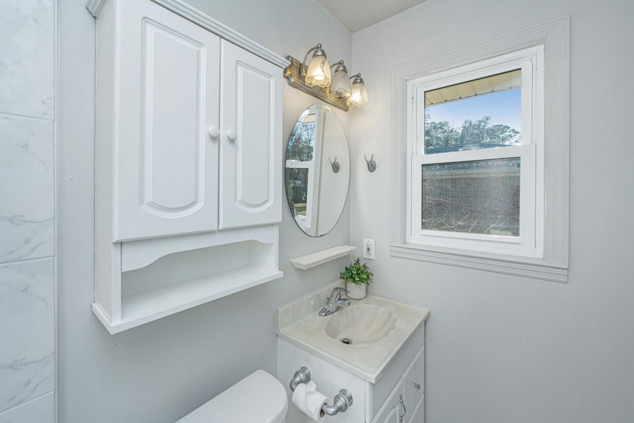 2012 Woodcliff Street Photo 27