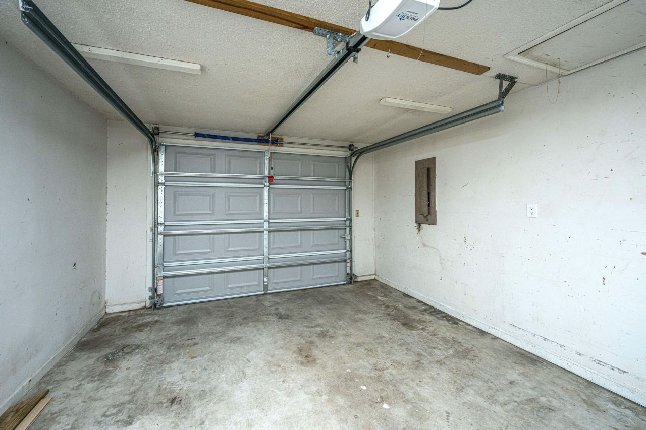 2012 Woodcliff Street Photo 30