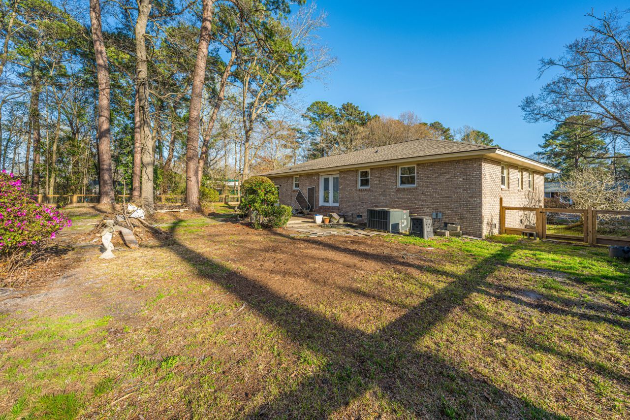 2012 Woodcliff Street Photo 31