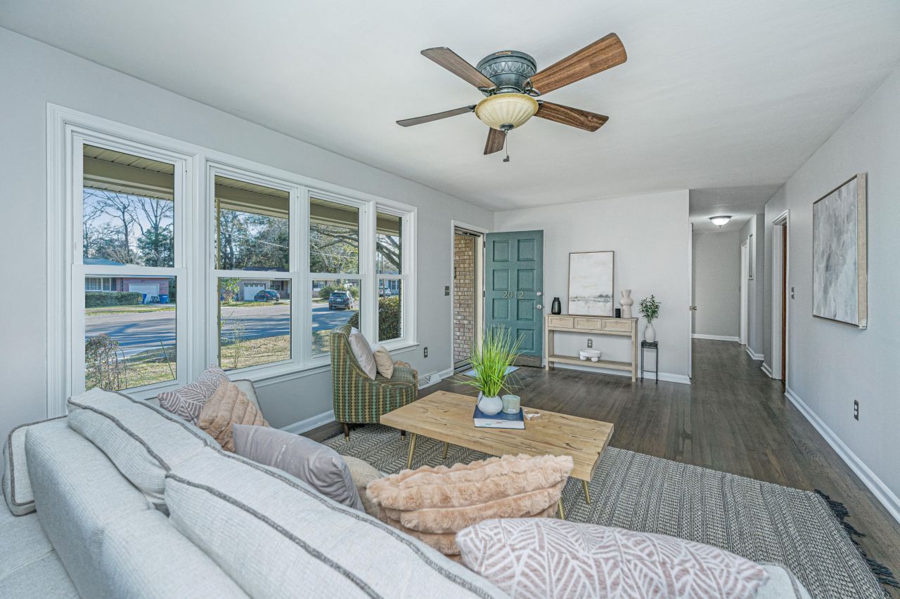 2012 Woodcliff Street Photo 7