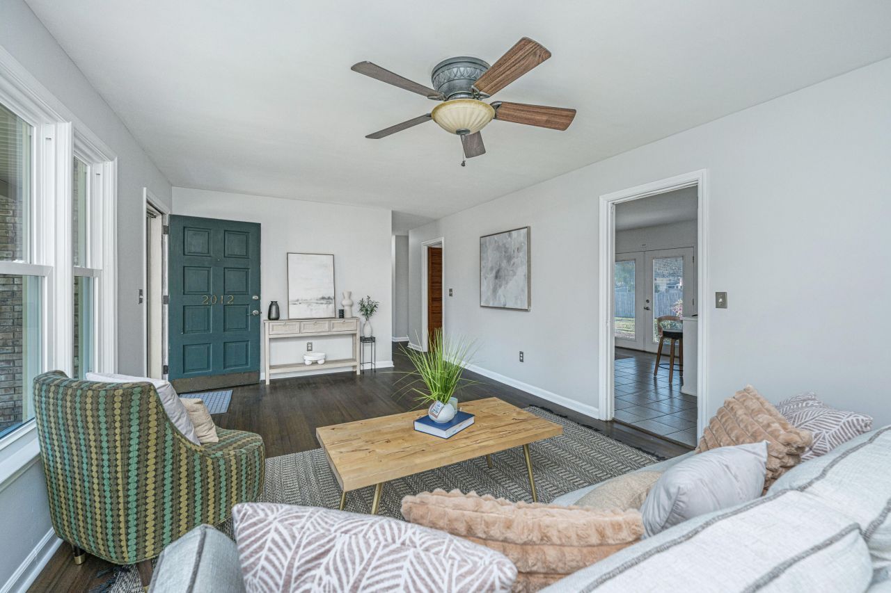 2012 Woodcliff Street Photo 8