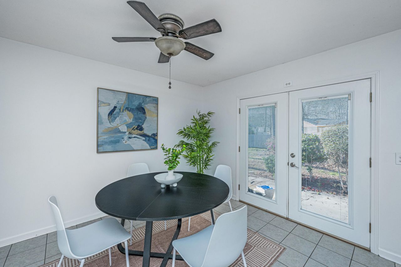 2012 Woodcliff Street Photo 9