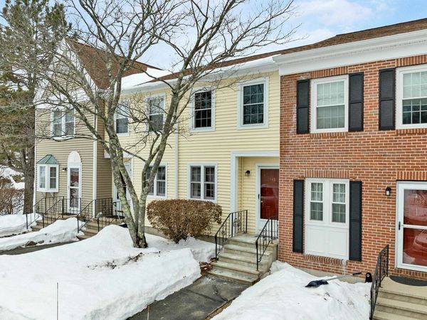 543 Fox Hollow Way, Manchester, NH 03104