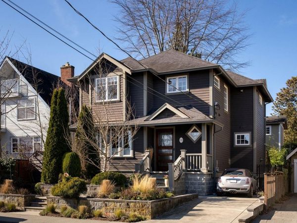 238 Richmond Ave , Victoria, BC V8S 3X8