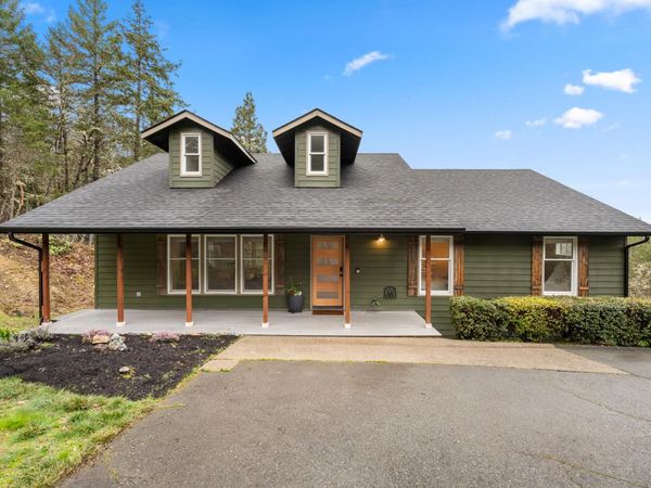 170 Pine Ridge Drive, Grants Pass, OR 97527