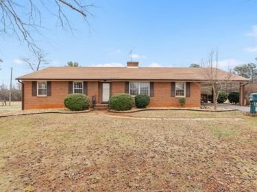 1730 Redfields Road, Appomattox, VA 24522