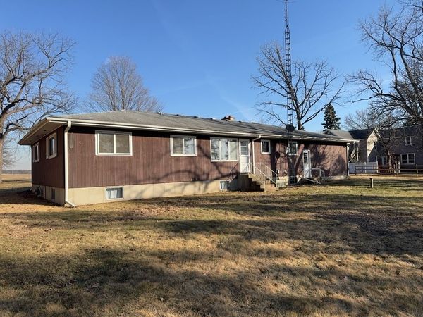 580 N State Street , Hampshire, IL 60140