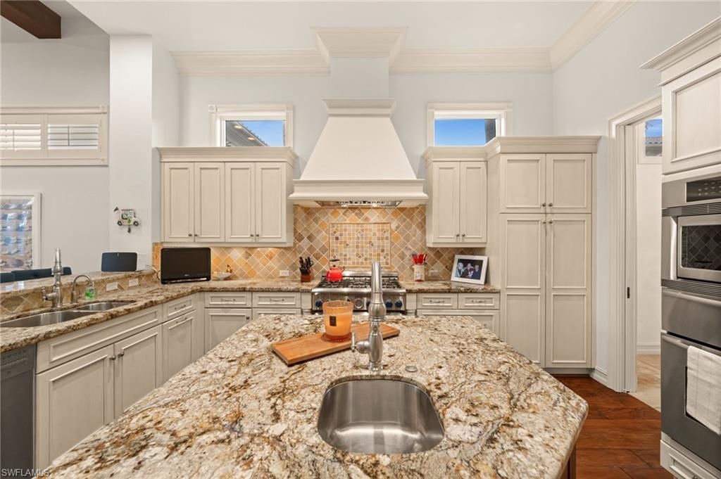 9085 Terranova Dr, Naples, FL 34109 Photo